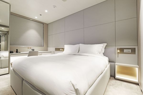 Emarald-Cruises-Oceanview-Stateroom