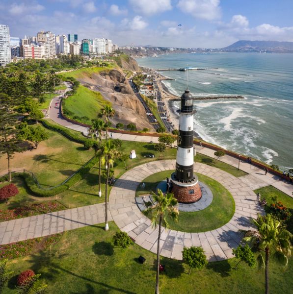 Peru-Lima-Leuchttum-von-Miraflores