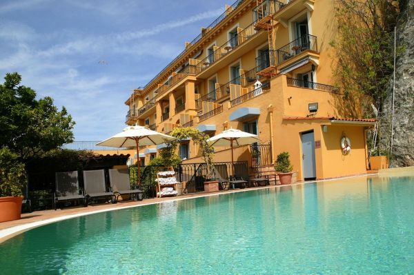 Nizza-Hotel-La-Pérouse-Pool