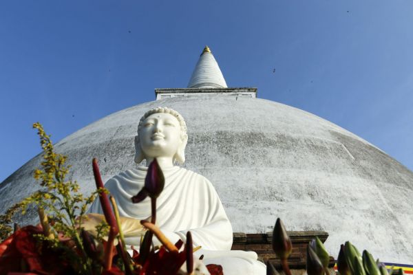 Sri_Lanka_Anuradhapura_Ruwanweliseya