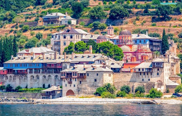 Chalkidiki-Athos-Kloster-Xenophontos©shutterstock