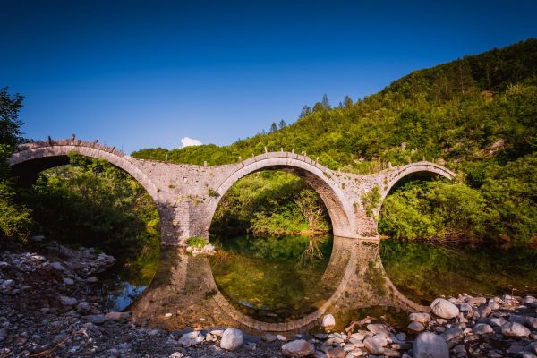 Ioannina-Plakidas-Bridge©shutterstock