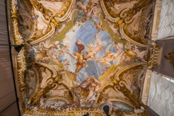 Palazzo-Rosso-Malereien©shutterstock