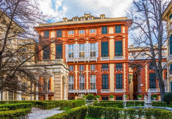 Palazzo-Rosso©shutterstock