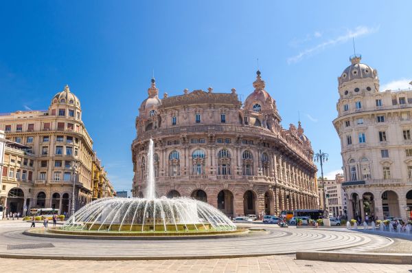 Piazza-Raffaele-De-Ferrari©shutterstock