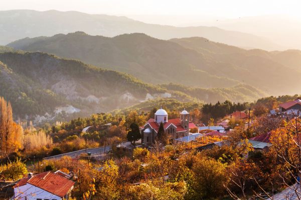 Traditionelles-Dorf©shutterstock