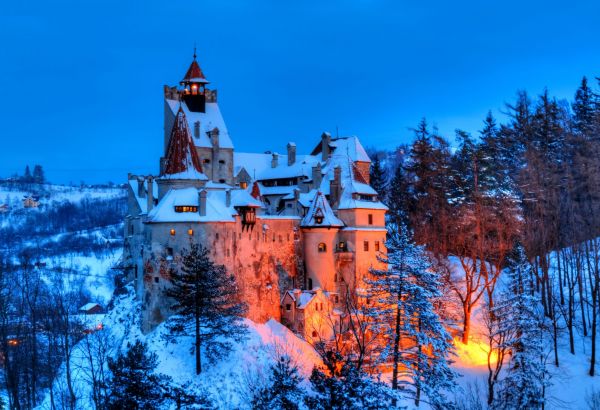 RO-Schloss_Bran-shutterstock