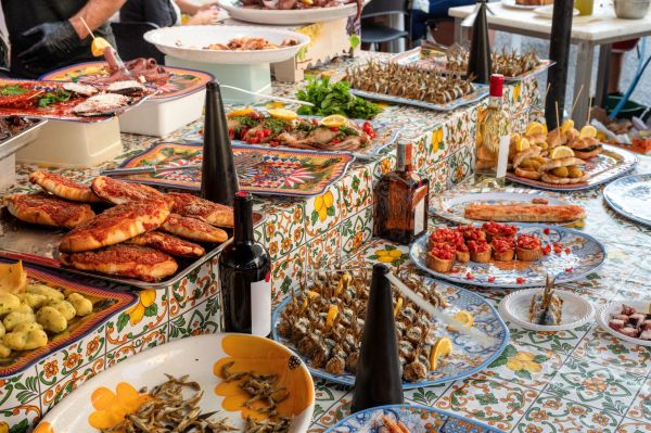 Palermo_BallaròMarkt©iStock