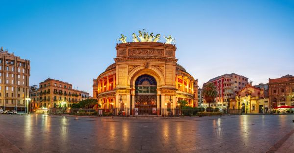 Palermo_TeatroPoliteama©shutterstock