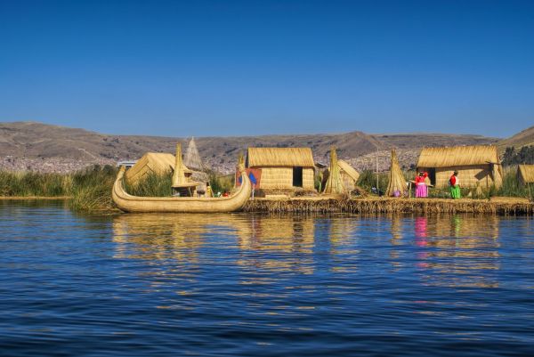 Peru_Uros_Inseln_©shutterstock