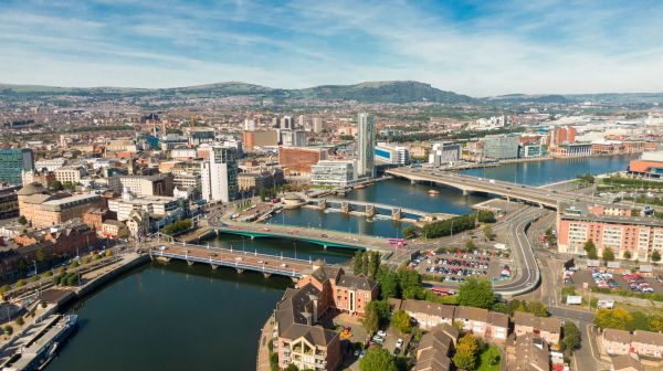 Luftansicht_Belfast_©shutterstock_