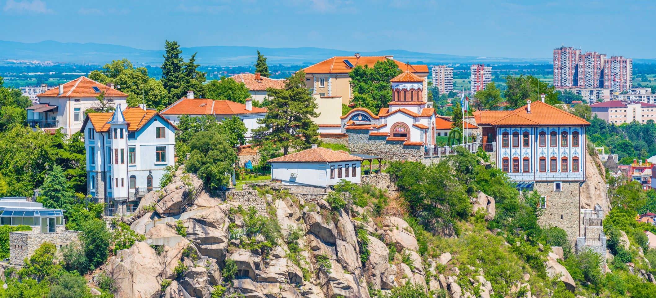  BG_Plovdiv_Blick-auf-Altstadt-H__gel__shutterstock_2480339153.jpg 